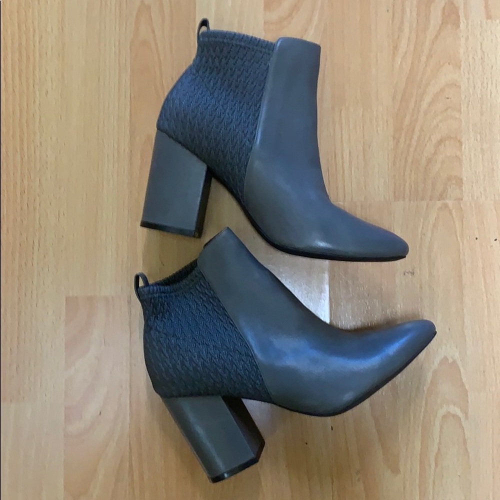 Beautiful Cole Haan ankle boots NEW Grey color!(9)